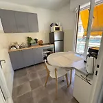 St Paul Apartment *